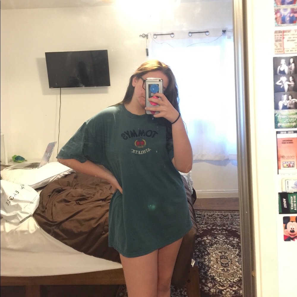 Vintage Tommy Hilfiger t-shirt.